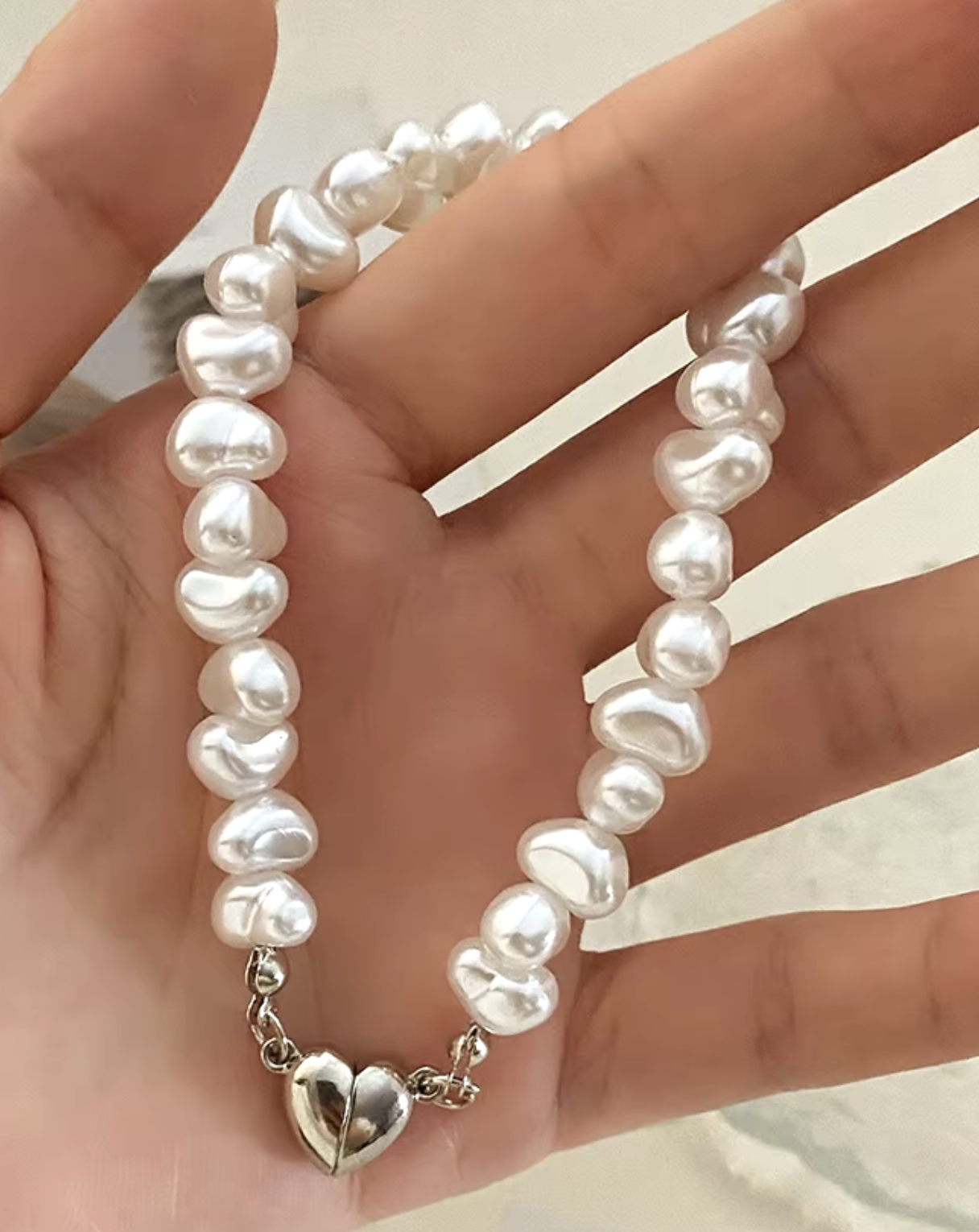 Elegant Freshwater Pearl Bracelet – Heart Magnetic Clasp 💖