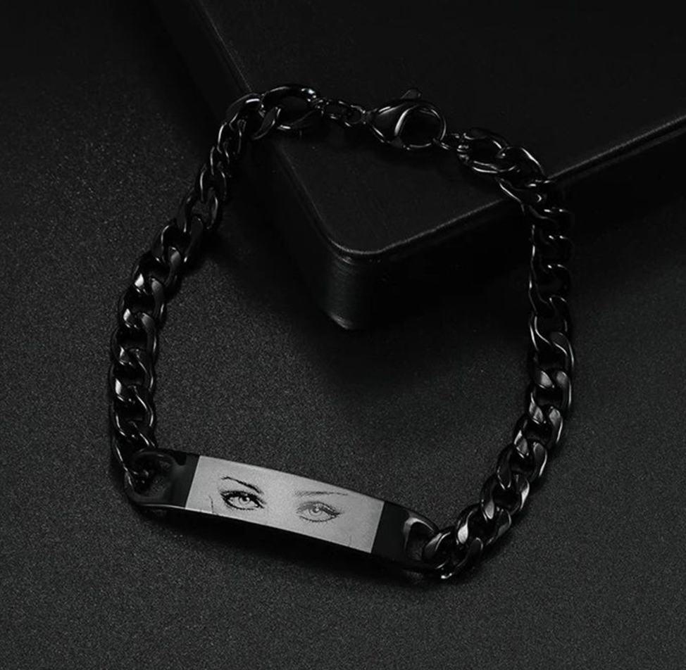 Eternal Gaze Bracelet - Your Eyes, Forever Close
