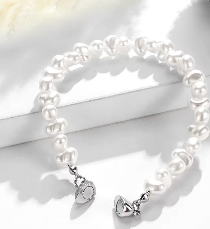 Elegant Freshwater Pearl Bracelet – Heart Magnetic Clasp 💖